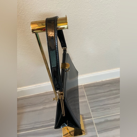 Vintage Bobby Jerome Black Vinyl Satchel Top Handle Purse Gold Hinge Clasp - Picture 3 of 14